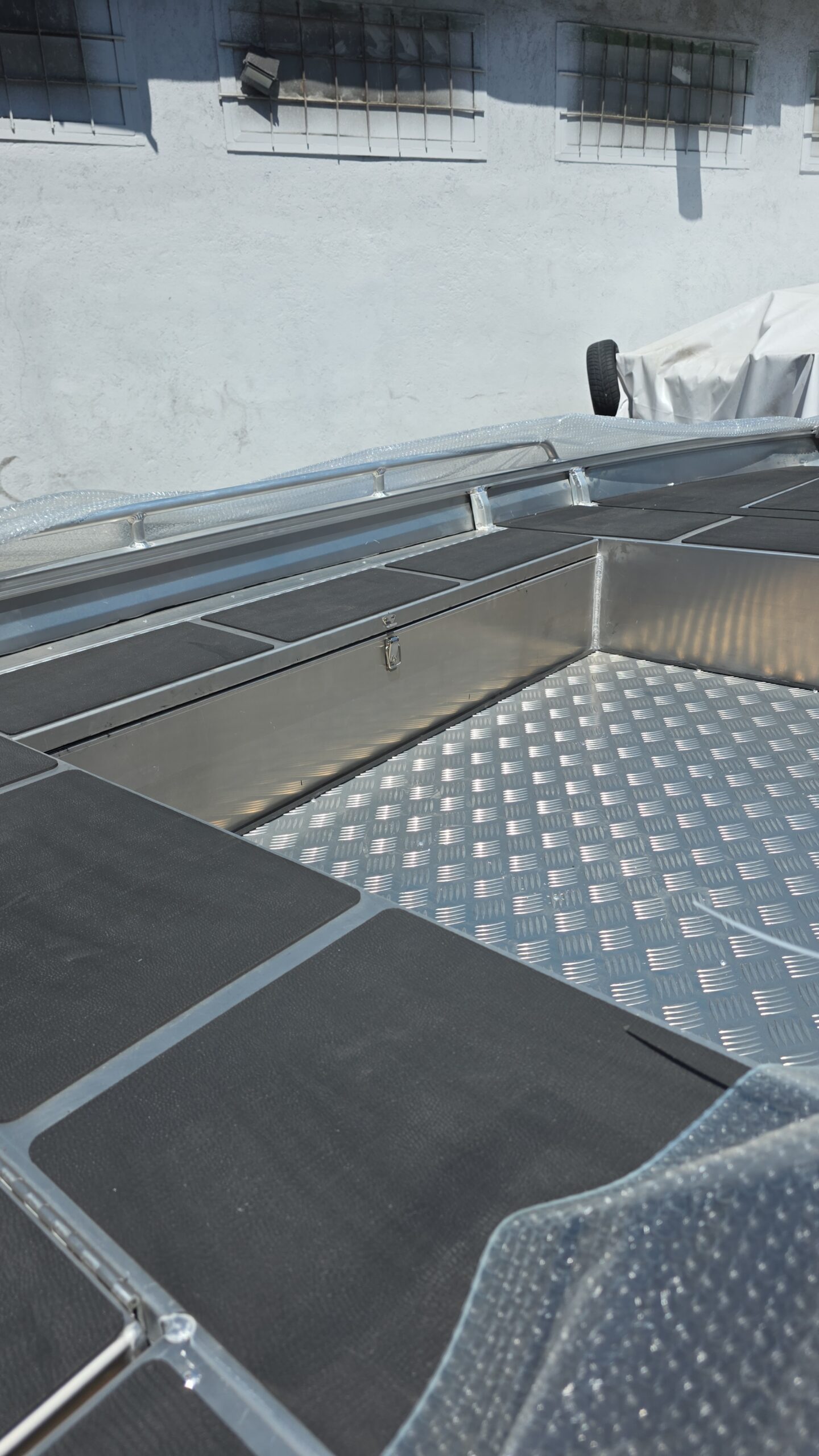 BARCA ALUMINIU KORMORAN B-420-LDF COMPARTIMENTATĂ -